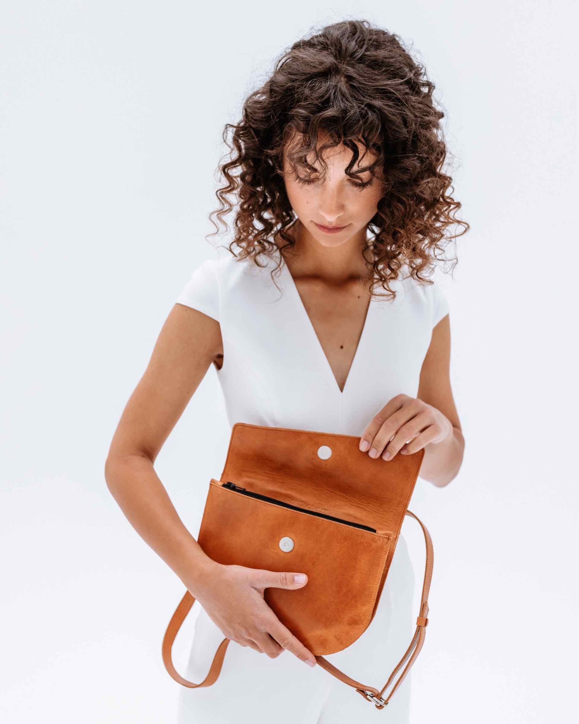 #farbe_cognac geölt