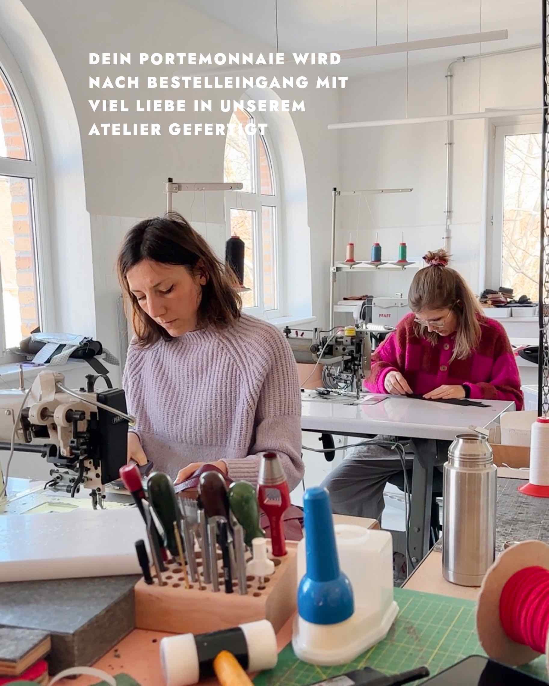 Portemonnaie OLI MIDI mit Verschlussband | hellbraun (Sofort versandbereit)