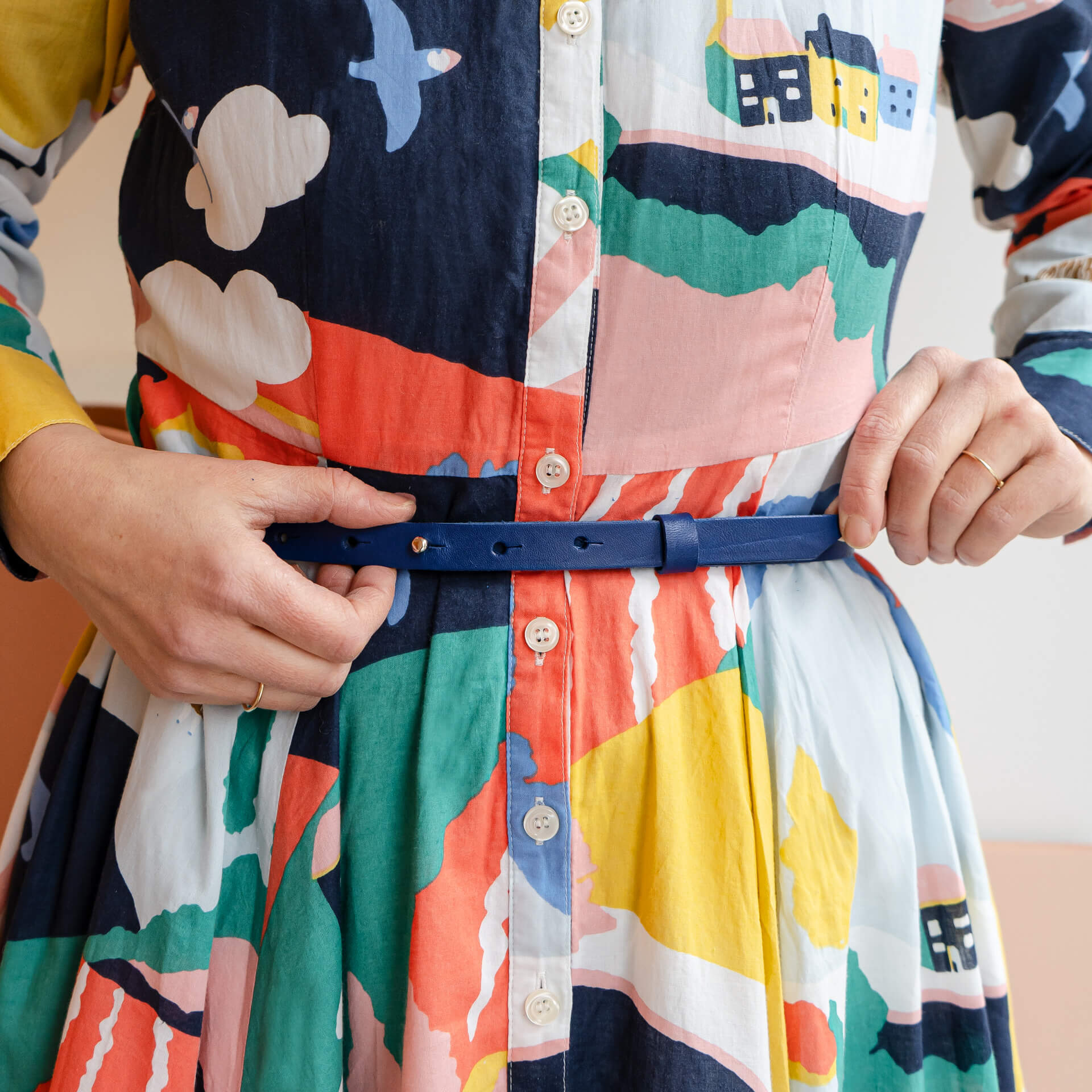 Franziska-Klee-mood-Kleid-Taillenguertel-royalblau-2