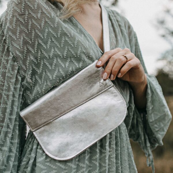 CROSSBODY BAG TEA / SILBER – Bild 8